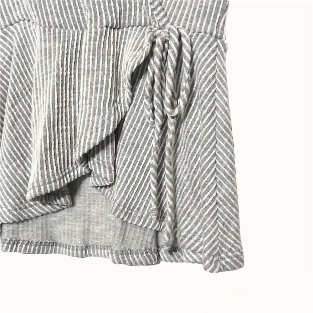 NWOT Caution to the Wind Top - Picture 2 of 8
